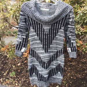 Maurices Cowl Neck V Shape Pattern Sweater Tunic